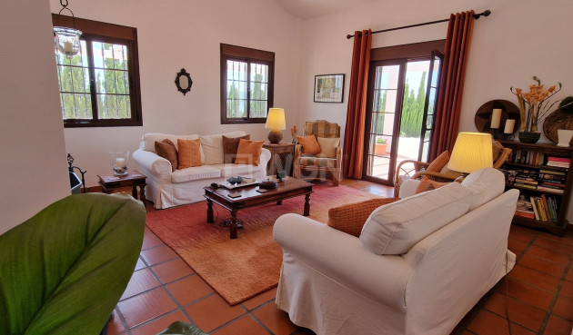 Resale - Villa - Canillas de Aceituno - Inland