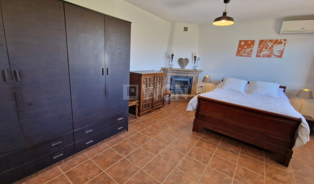 Resale - Villa - Vinuela - Inland