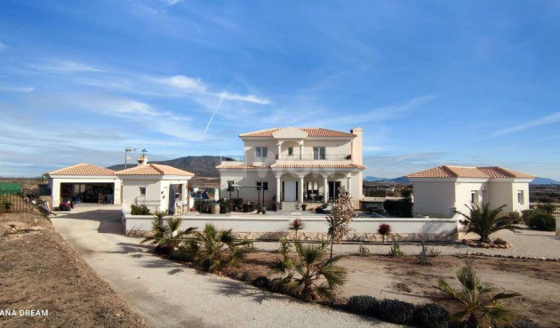 Reventa - Villa - Pinoso - Inland