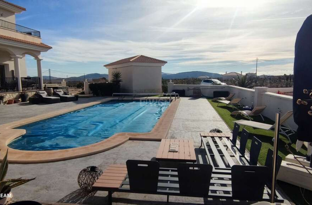 Resale - Villa - Pinoso - Inland