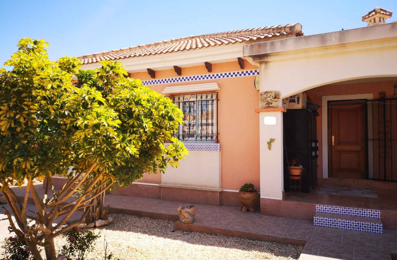 Odsprzedaż - Villa - Los Montesinos - Costa Blanca