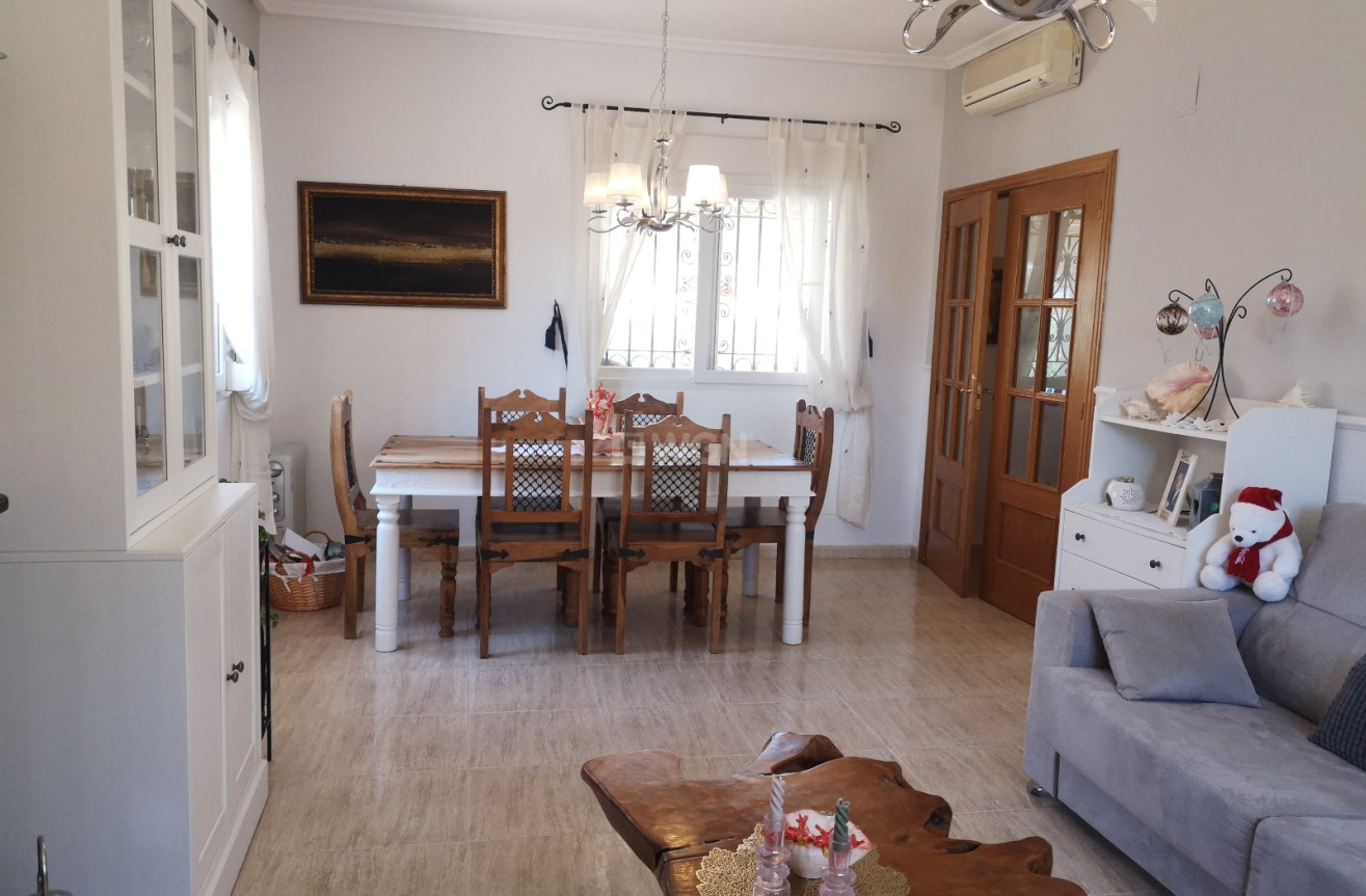 Odsprzedaż - Villa - Los Montesinos - Costa Blanca