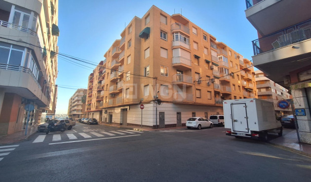 Resale - Apartment / flat - Torrevieja - Acequion