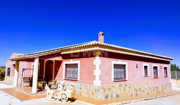 Resale - Villa - Macisvenda - Inland