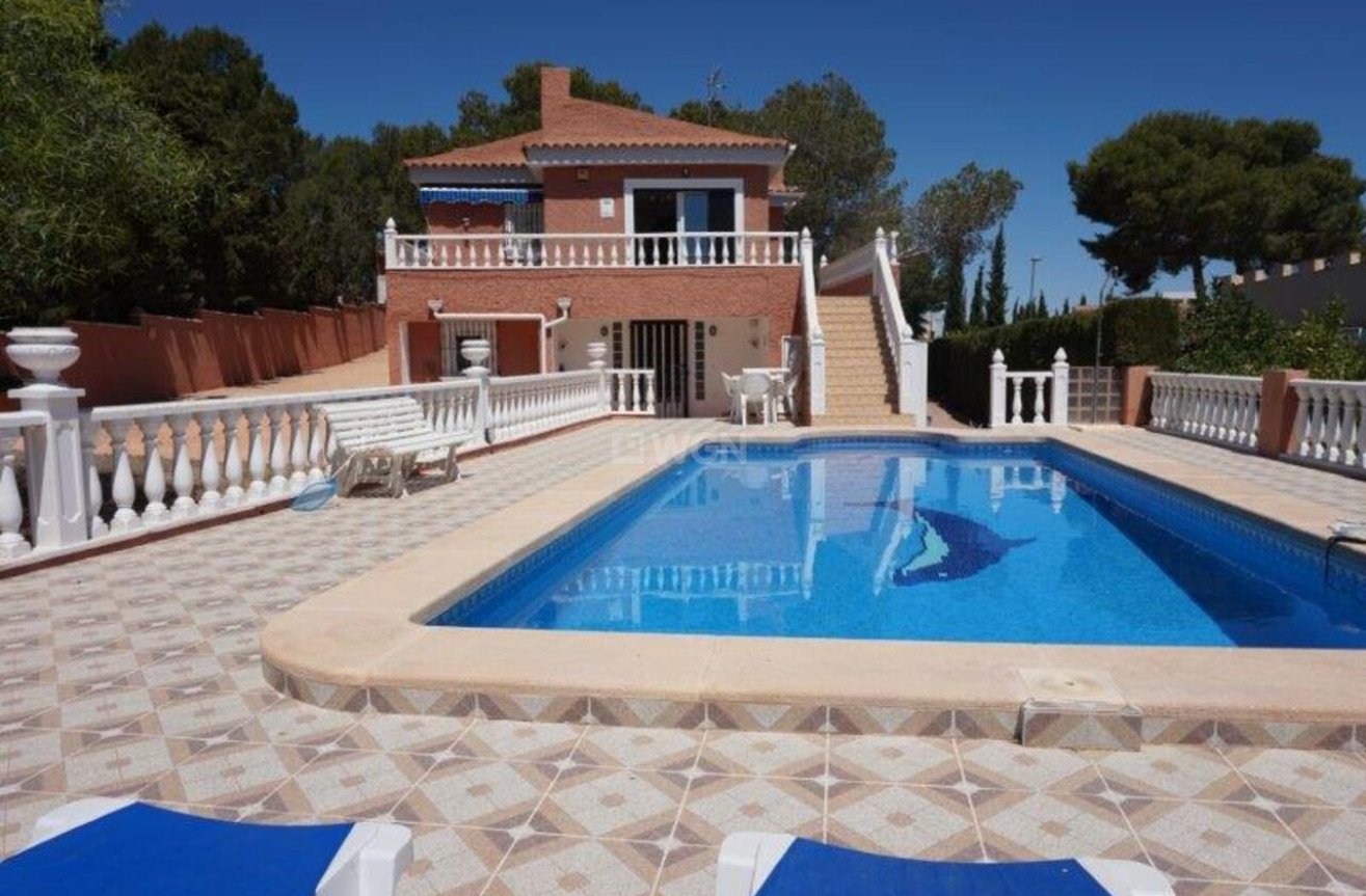 Odsprzedaż - Villa - Los Balcones - Costa Blanca