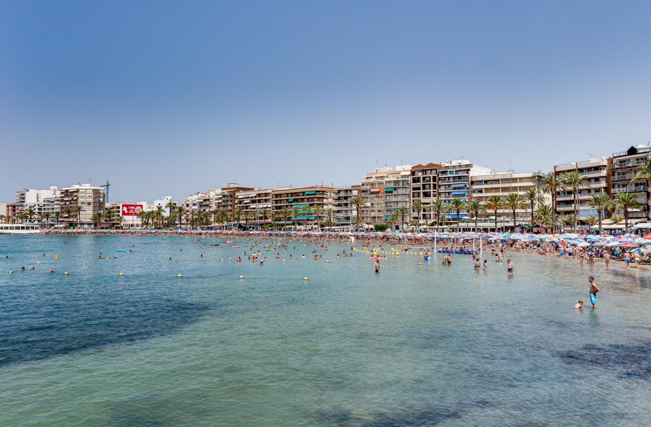 Odsprzedaż - Mieszkanie w bloku - Torrevieja - Playa del Cura