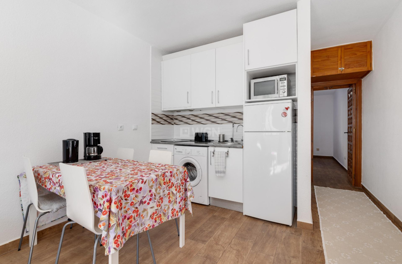 Resale - Apartment / flat - Torrevieja - Torre La Mata