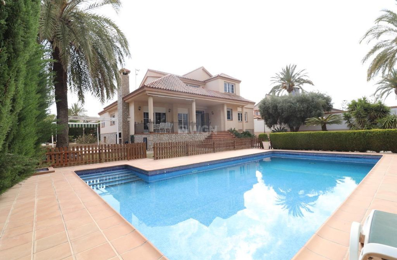 Odsprzedaż - Villa - Pilar de la Horadada - Costa Blanca