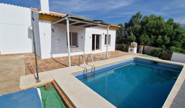 Resale - Villa - Vinuela - Inland