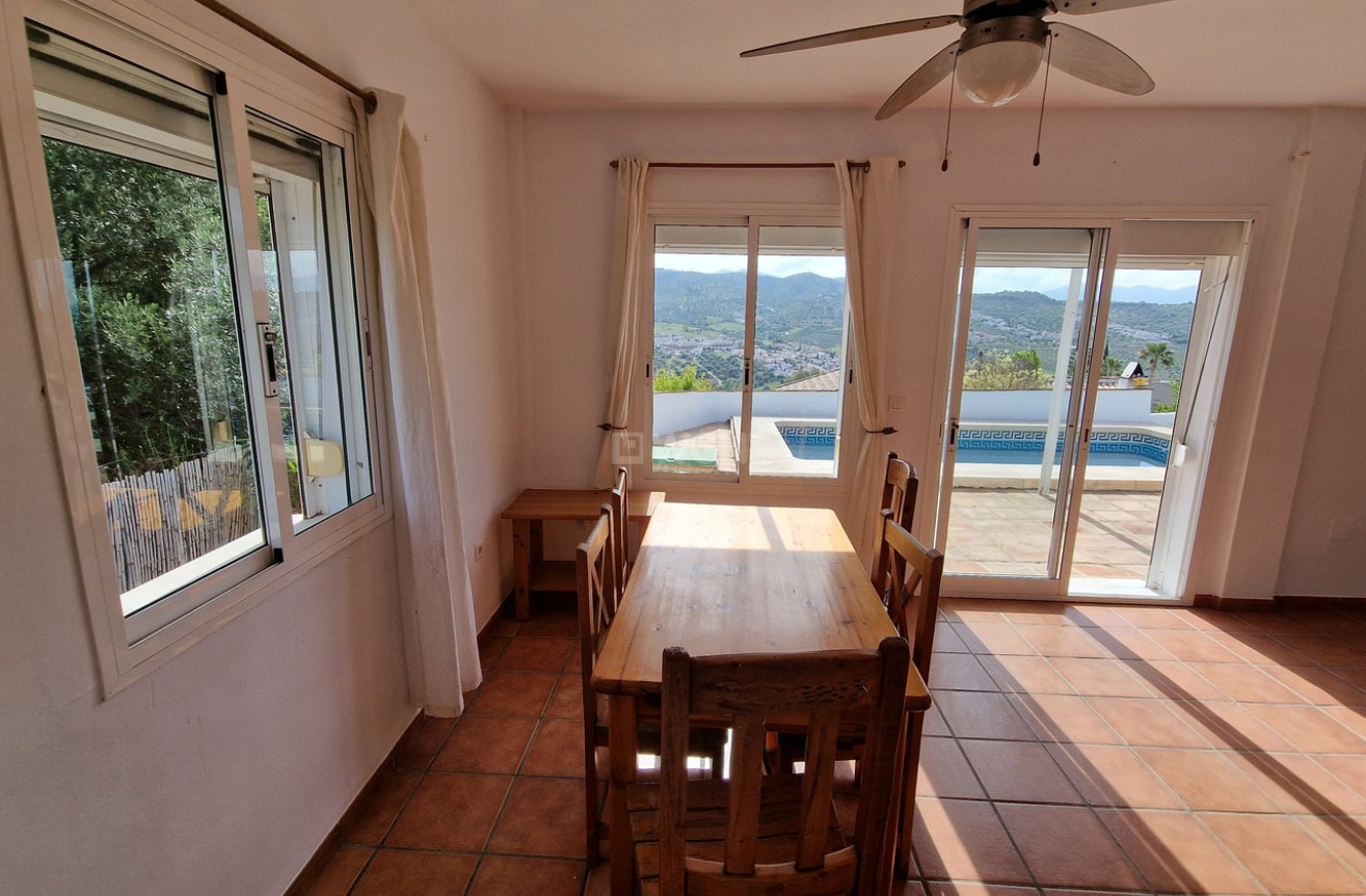 Resale - Villa - Vinuela - Inland