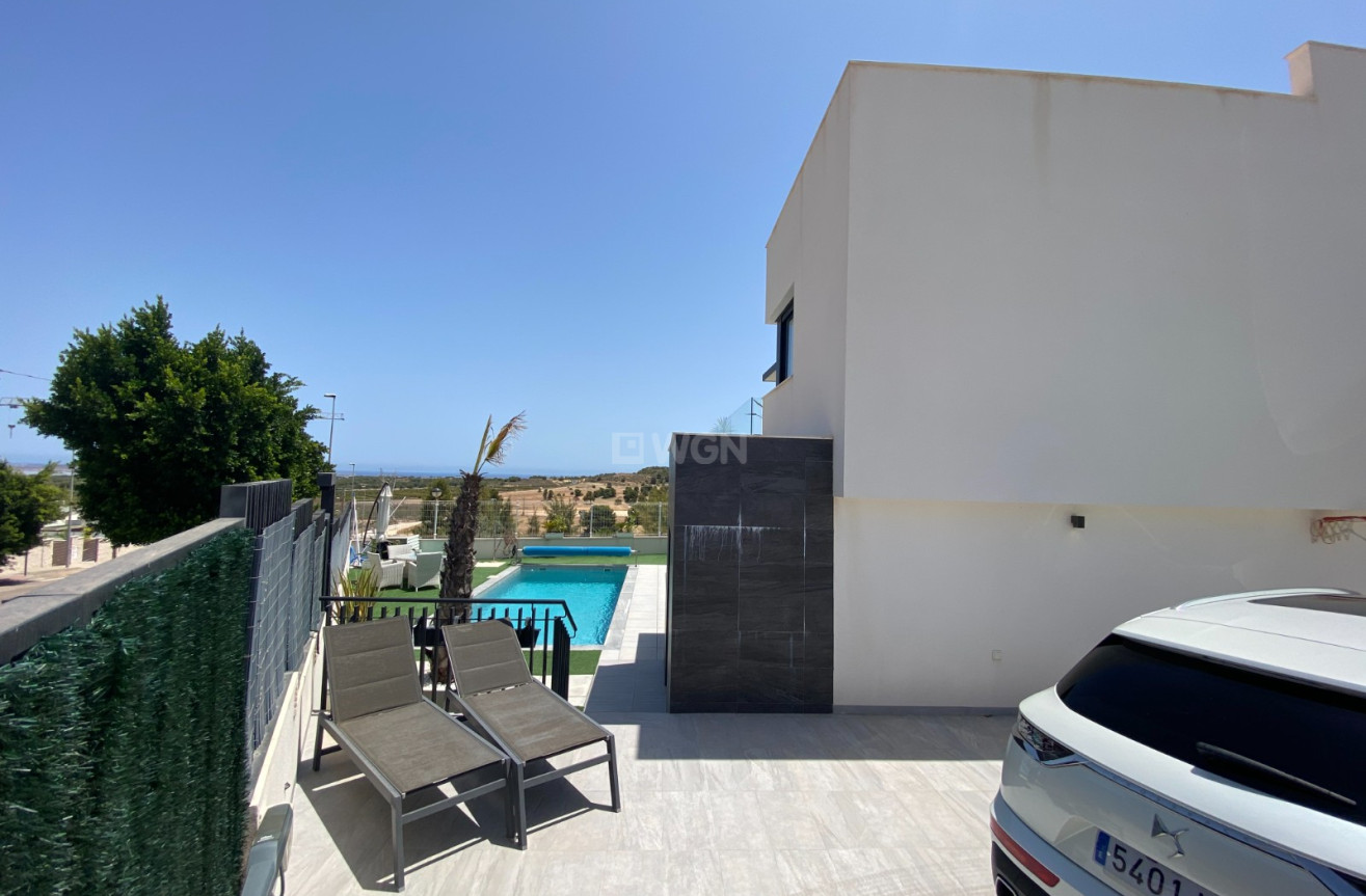 Resale - Villa - San Miguel de Salinas - Inland