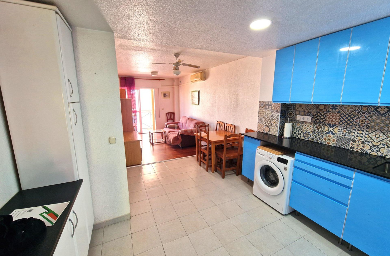 Resale - Apartment / flat - Torrevieja - Centro