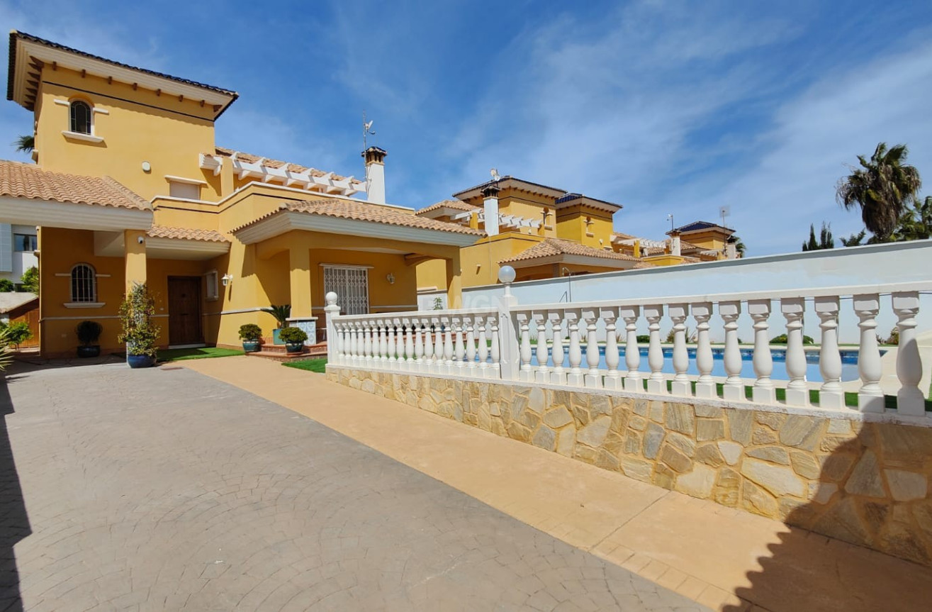 Resale - Villa - Orihuela Costa - Costa Blanca