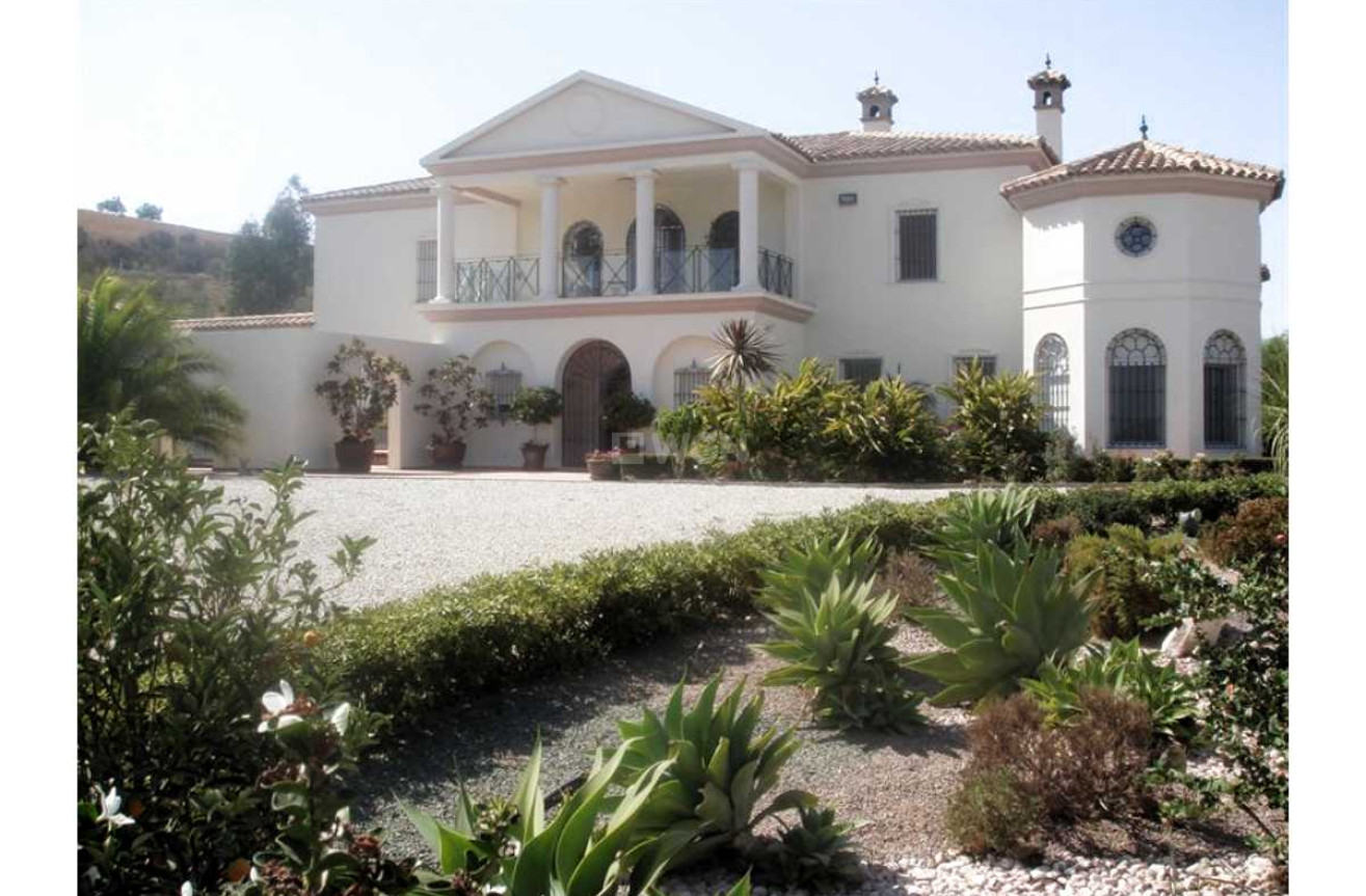 Resale - Villa - Vinuela - Inland