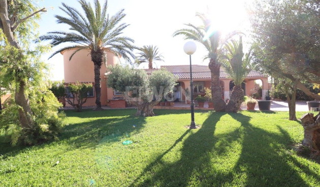 Resale - Villa - Torrevieja - Costa Blanca