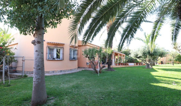 Resale - Villa - Torrevieja - Costa Blanca