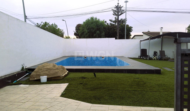 Odsprzedaż - Villa - Torrevieja - Los Altos