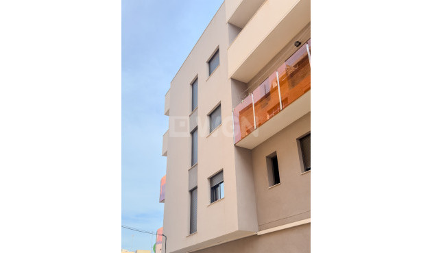 Resale - Apartment / flat - Torrevieja - Costa Blanca