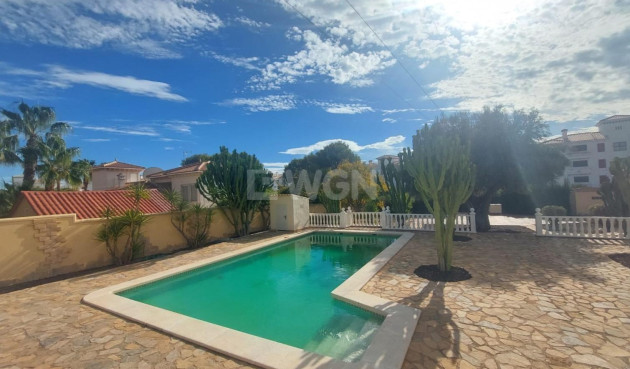 Resale - Villa - Orihuela Costa - Costa Blanca