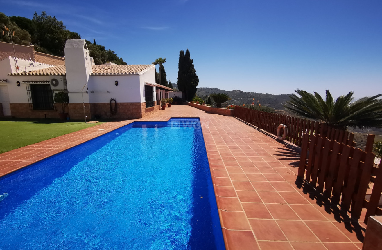 Odsprzedaż - Villa - Vélez-Málaga - Costa del Sol