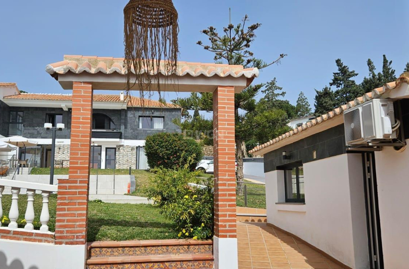 Resale - Villa - Mijas - Calaburra - Chaparral