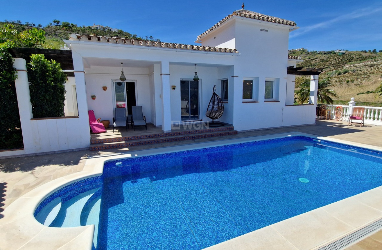 Resale - Villa - Vinuela - Inland