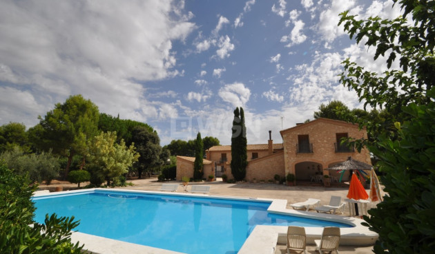 Resale - Villa - Villena - Inland