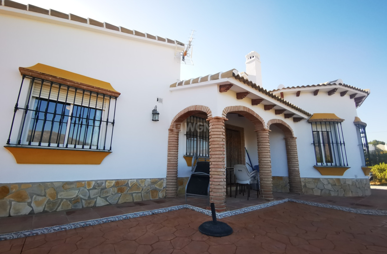 Resale - Villa - Vinuela - Inland