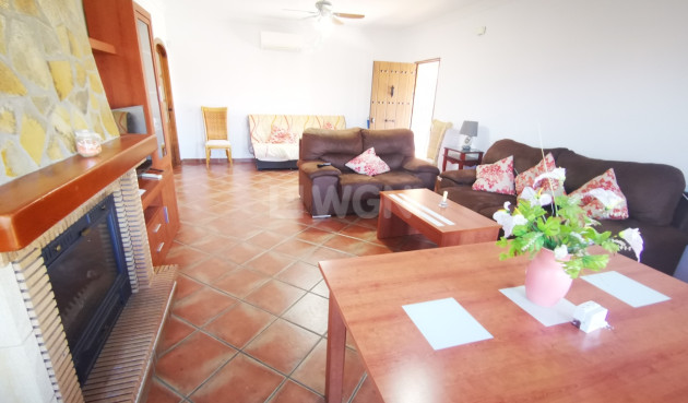 Resale - Villa - Vinuela - Inland