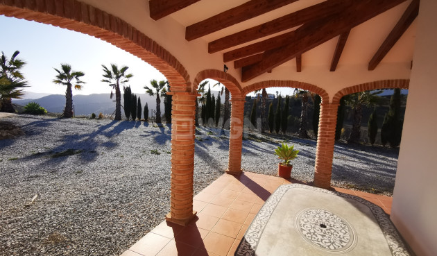 Resale - Villa - Canillas de Aceituno - Inland