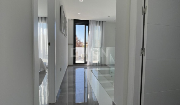 Resale - Villa - Torrevieja - Costa Blanca