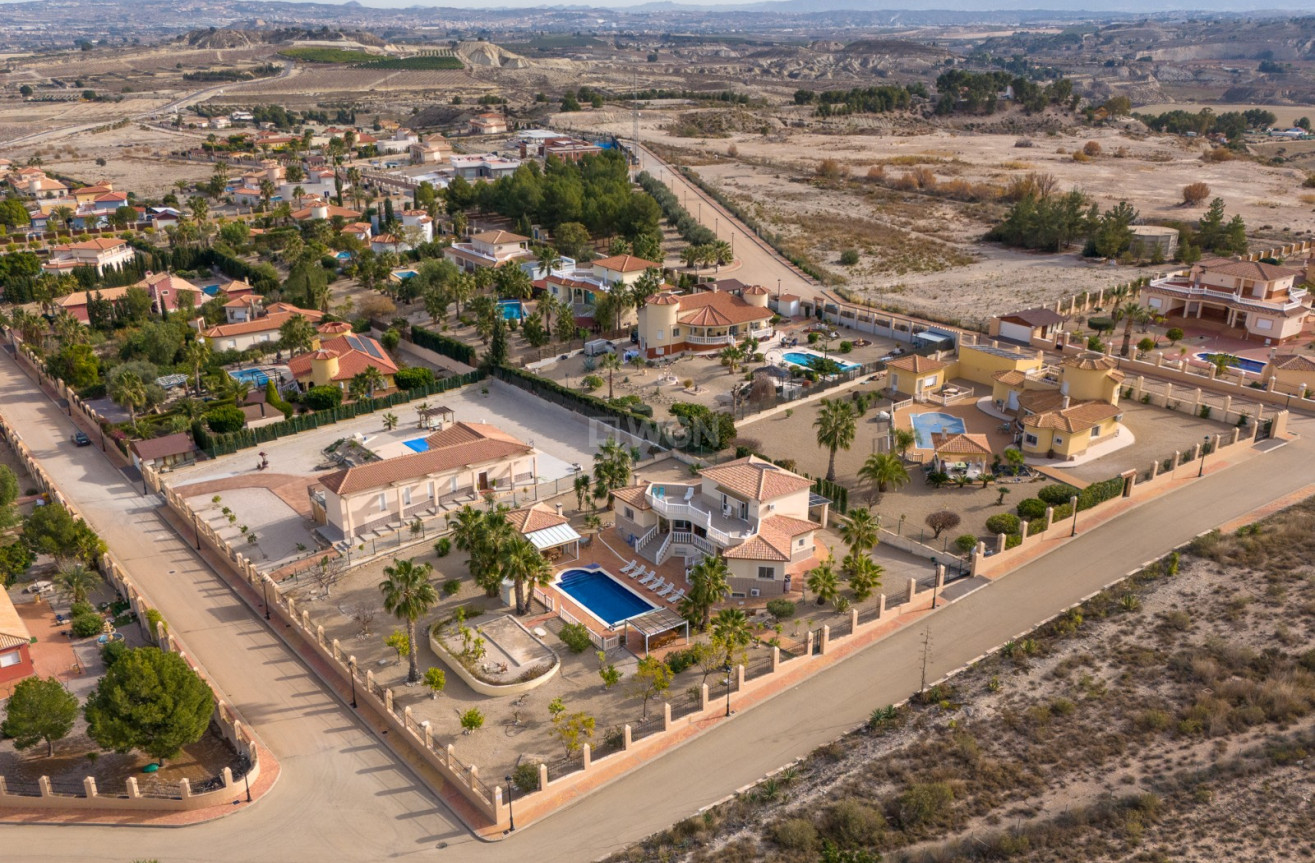 Resale - Villa - Campos del Río - Inland