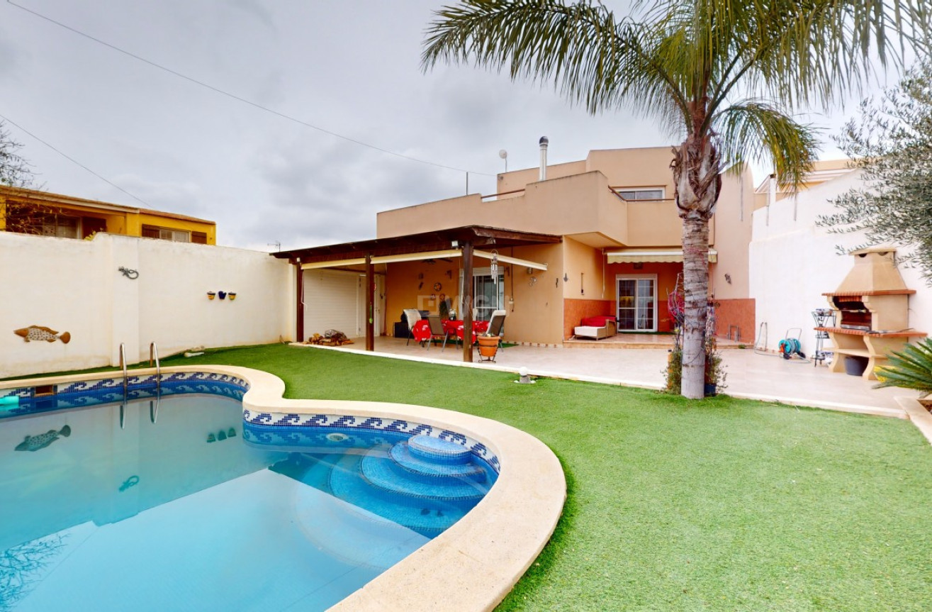 Reventa - Villa - Dolores de Pacheco - Inland