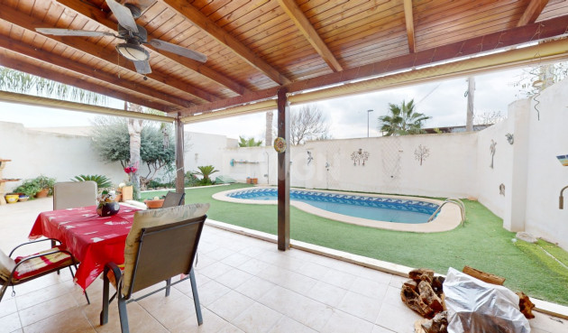 Reventa - Villa - Dolores de Pacheco - Inland