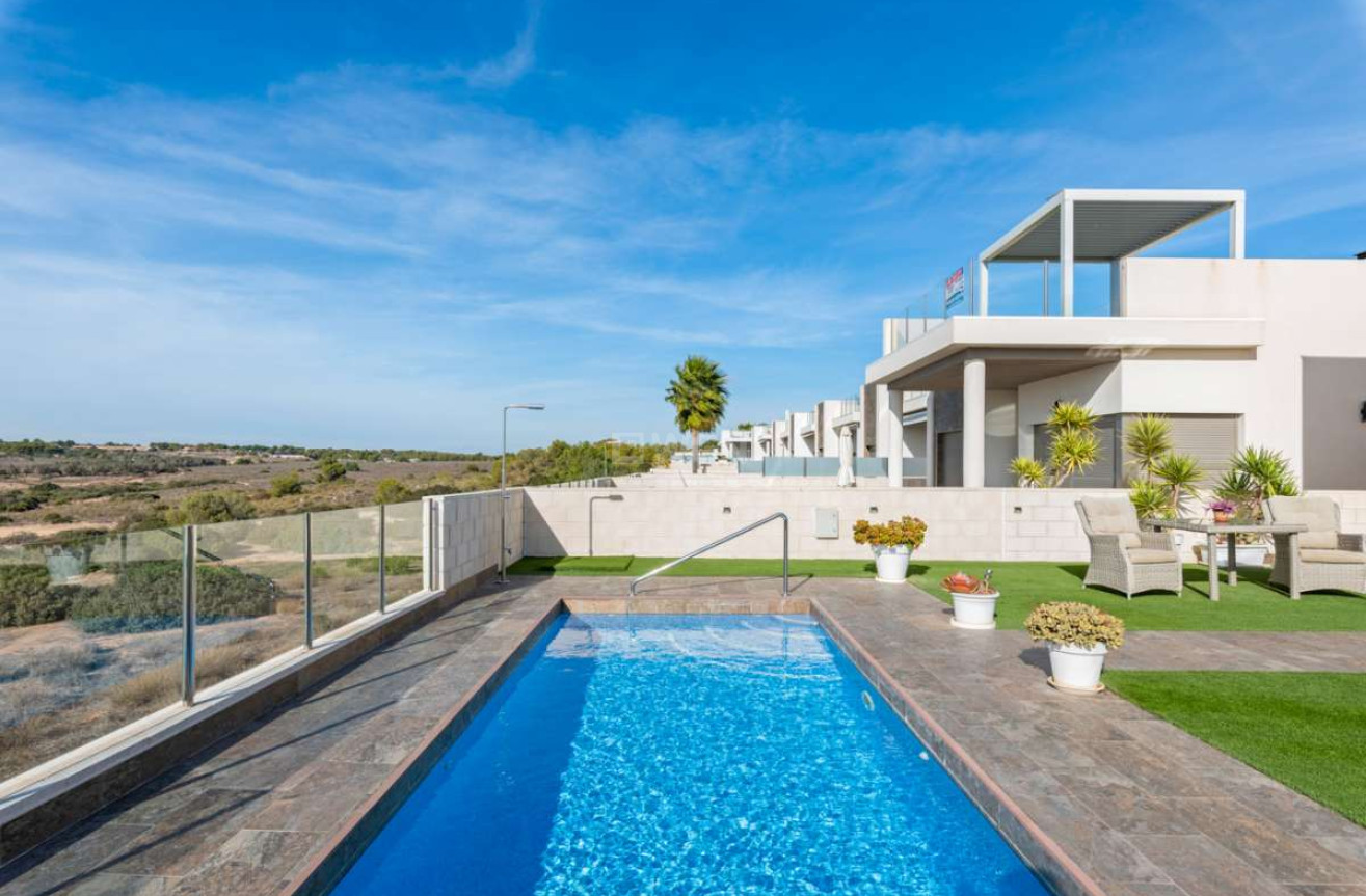 Odsprzedaż - Villa - Villamartin - Costa Blanca