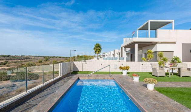 Odsprzedaż - Villa - Villamartin - Costa Blanca