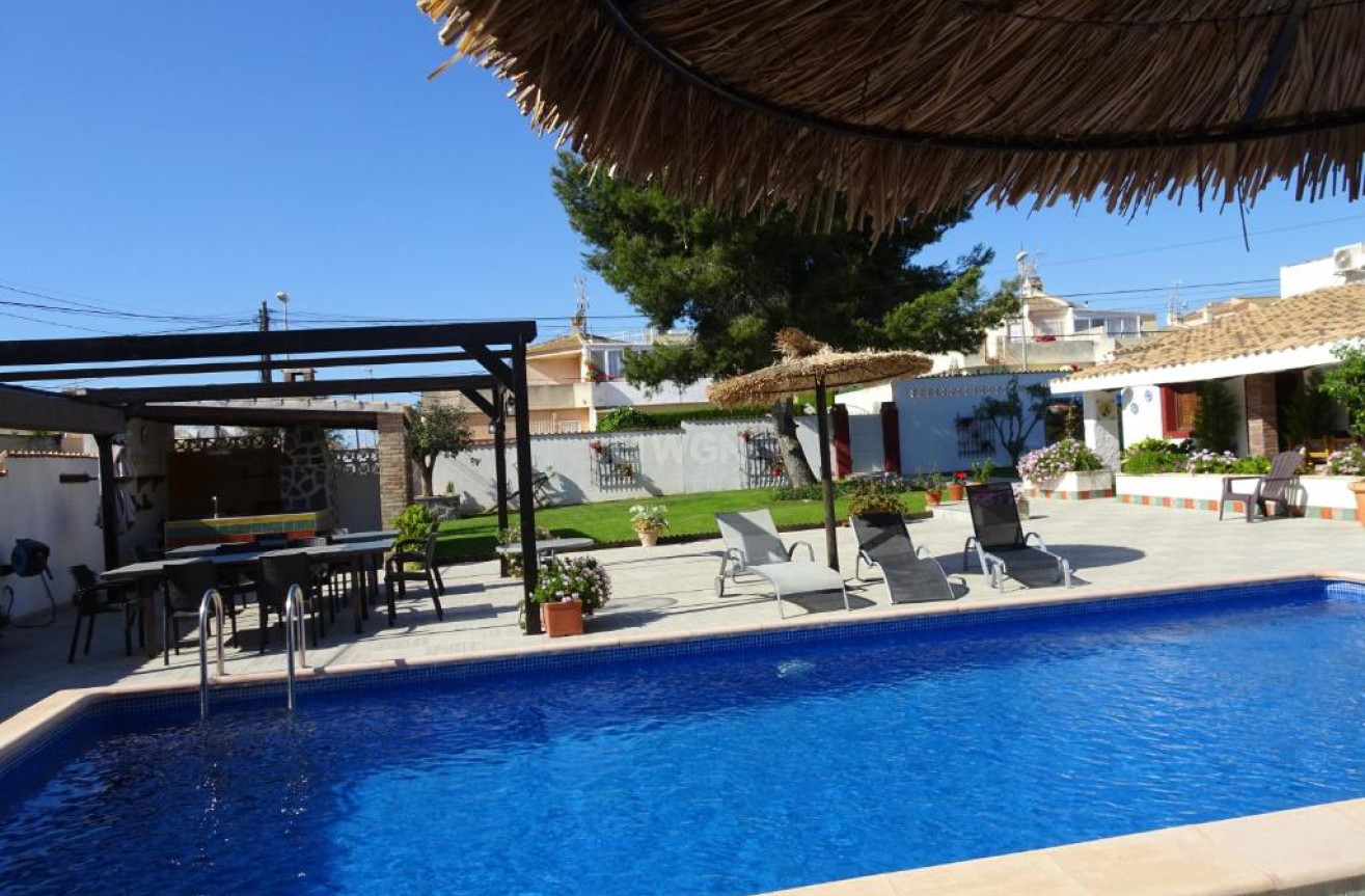 Resale - Villa - Cabo Roig - Costa Blanca