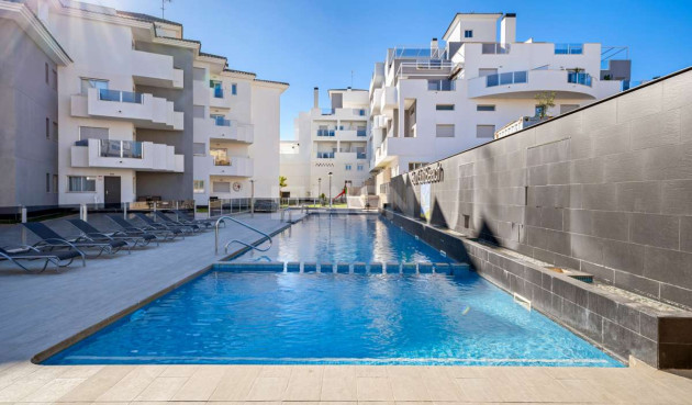 Resale - Apartment / flat - Villamartin - Costa Blanca