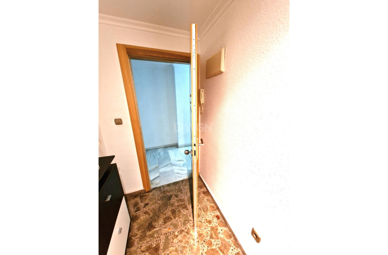 Resale - Apartment / flat - Torrevieja - Playa del Cura