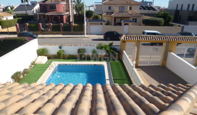 Odsprzedaż - Villa - La Zenia - Costa Blanca