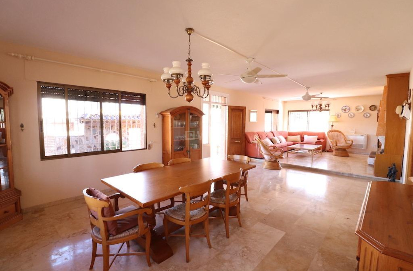 Resale - Villa - Cabo Roig - Costa Blanca