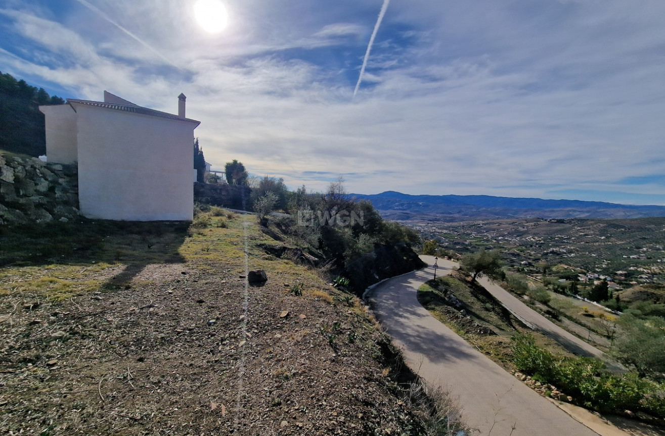 Resale - Villa - Alcaucín - Inland