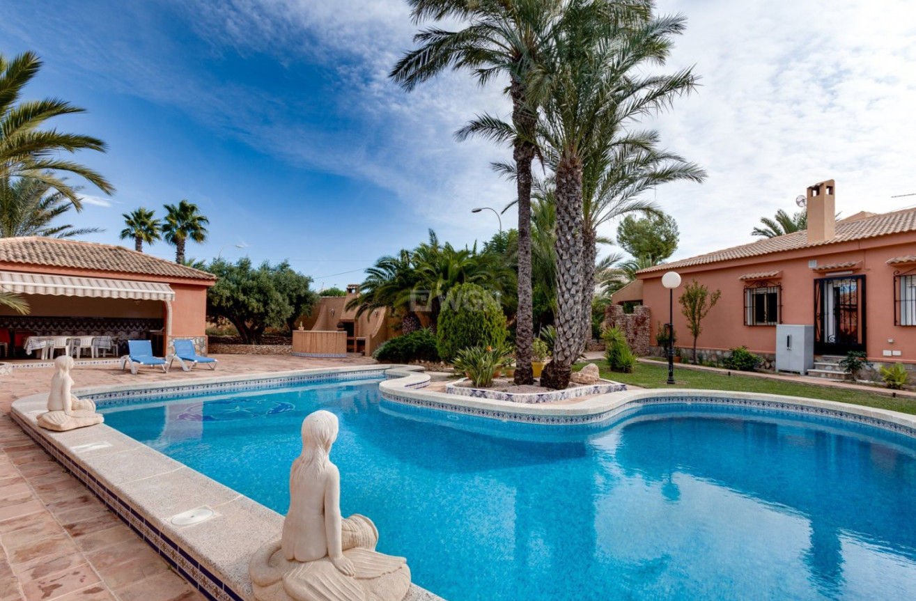 Resale - Villa - Torrevieja - San Luis