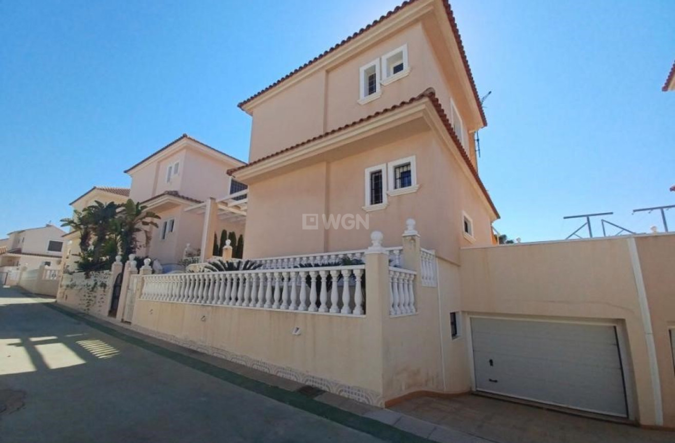 Odsprzedaż - Villa - Torrevieja - Costa Blanca