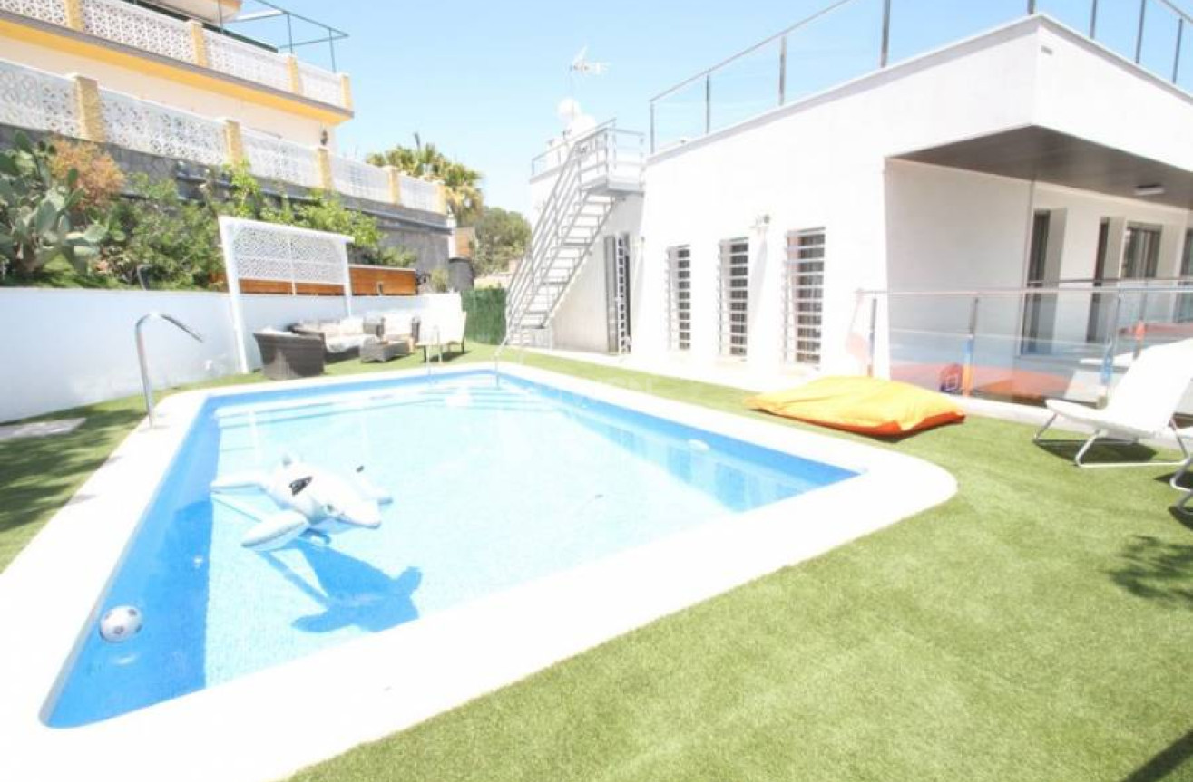 Resale - Villa - Orihuela Costa - Costa Blanca