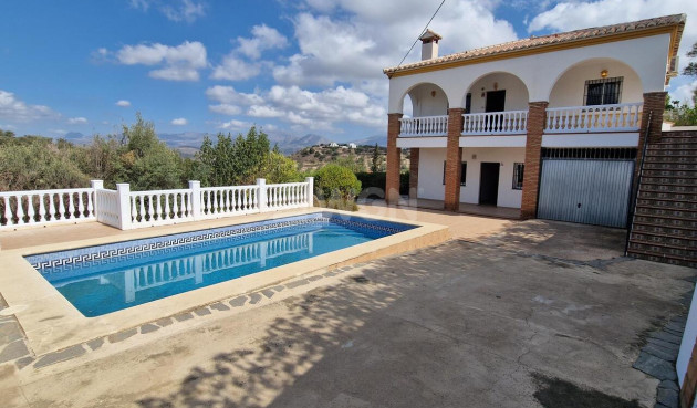 Reventa - Villa - Los Romanes - Inland