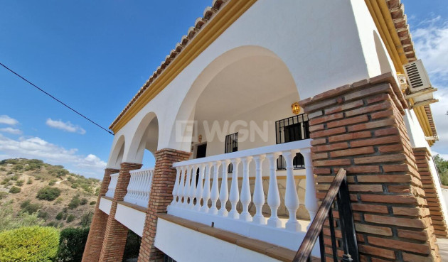 Resale - Villa - Los Romanes - Inland