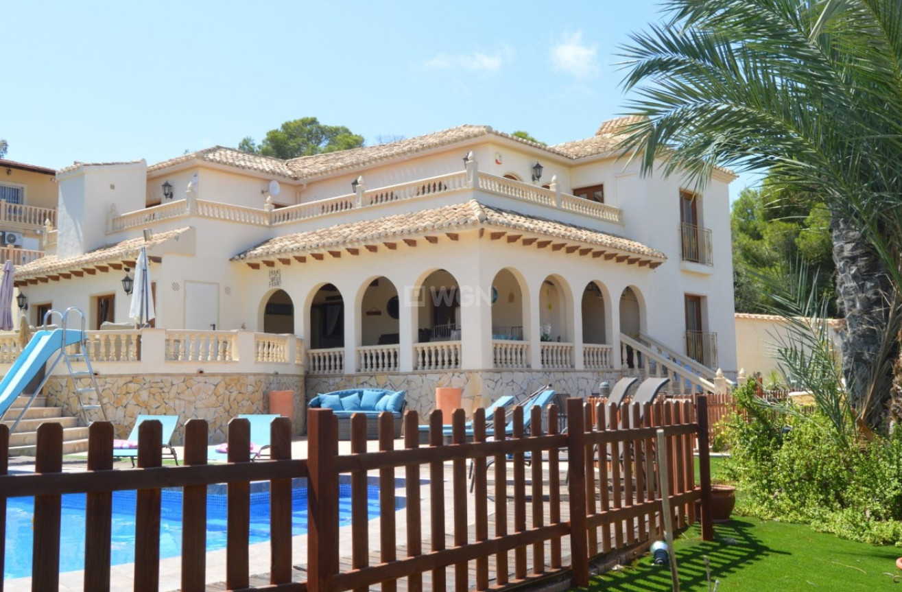 Resale - Villa - Orihuela Costa - Costa Blanca