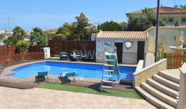 Resale - Villa - Orihuela Costa - Costa Blanca