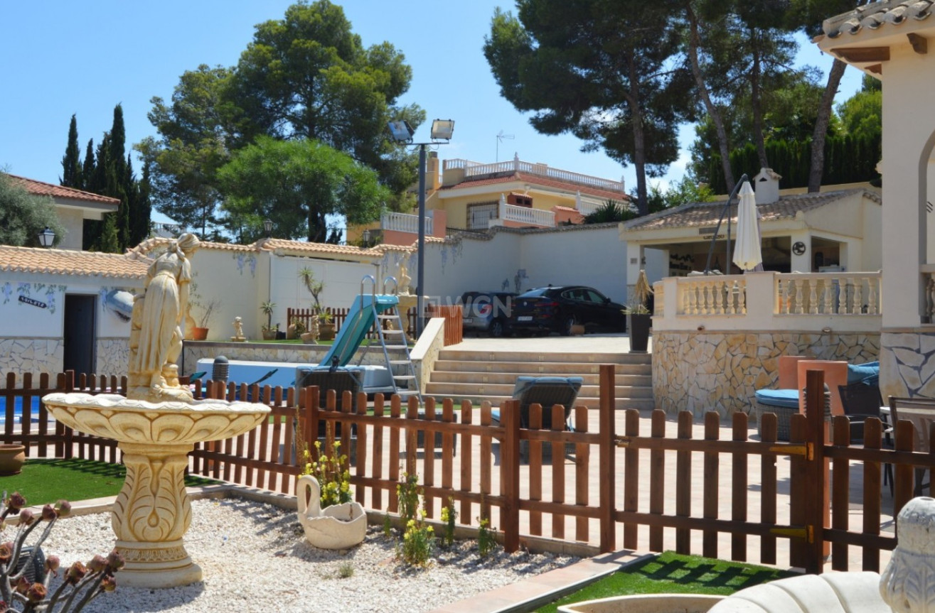 Odsprzedaż - Villa - Orihuela Costa - Costa Blanca